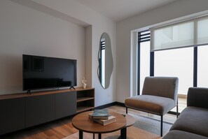 House - w Engaging 2BR w Impressive Deco in San Isidro (Lima)
