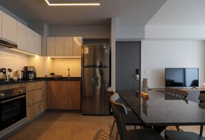House | 2 bedrooms, Internet - w Engaging 2BR w Impressive Deco in San Isidro (Lima)