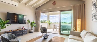 The Reef Superior Penthouse With Ocean View