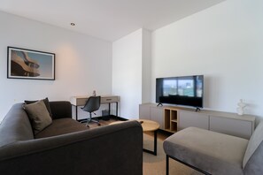 Apartment - w Sunlit 1BR in the Heart of San Isidro (Lima)