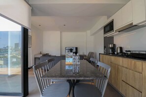 House | 1 bedroom, Internet - w Sunlit 1BR in the Heart of San Isidro (Lima)