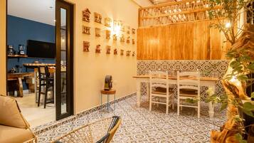 2 bedrooms, Internet