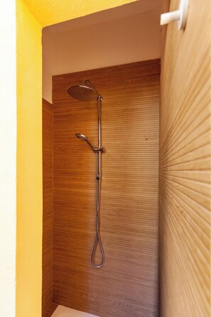 Shower, hair dryer, bidet, towels - 2B Villa, Sardinia in Geremeas beach just minutes from home (Torre Delle Stelle (Maracalagonis))