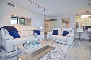 TV - New Listing! Beachfront Luxury at Tortuga – Indoor/Outdoor Pool - 3 BDRM (Siesta Key)