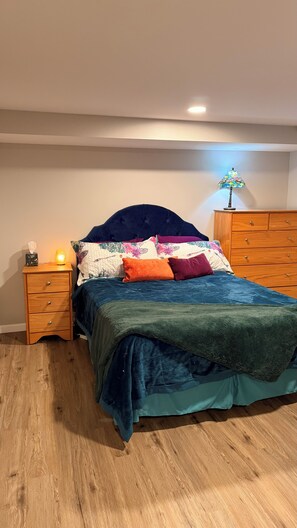 1 bedroom, iron/ironing board, free WiFi, bed sheets - Beautiful 1-bedroom downstairs flat in welcoming Troy perfect for your getaway (Troy)