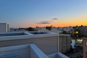 House (3 Bedrooms) | Interior - Rooftop Deck & Game Lounge: World Cup Philly HQ! (Philadelphia)