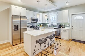 House (3 Bedrooms) | Interior