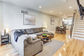 House (3 Bedrooms) | Interior - Rooftop Deck & Game Lounge in North Philly East! (Philadelphia)