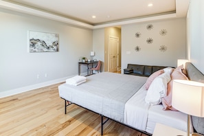 House (3 Bedrooms) | Interior - Rooftop Deck & Game Lounge in North Philly East! (Philadelphia)