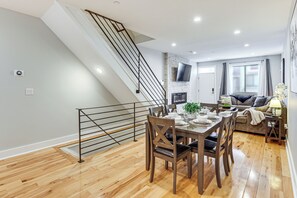 House (3 Bedrooms) | Interior - Rooftop Deck & Game Lounge: World Cup Philly HQ! (Philadelphia)