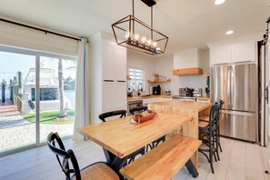 Apartment (2 Bedrooms) | Interior - Bayfront Retreat Across From Treasure Island Beach (Treasure Island)
