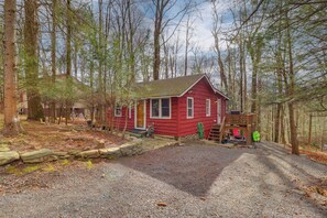House (2 Bedrooms) | Interior - Cozy Lake Wallenpaupack Cabin w/ Community Perks (Lake Ariel)