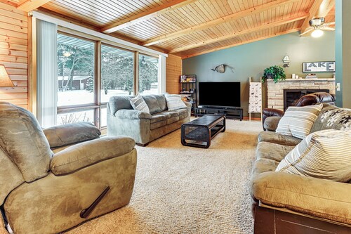 Waterfront Petenwell Lake Home w/ Private Dock