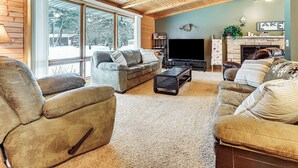 House (3 Bedrooms) | Front of property - Waterfront Petenwell Lake Home w/ Private Dock (Nekoosa)