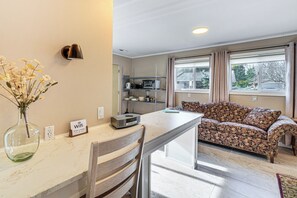 House (2 Bedrooms) | Interior - West Knoxville Area! Single-level Home Near Dtwn (Knoxville)