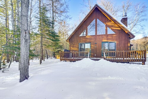 5 Mi to Skiing! Lakeside Family Getaway in Maine