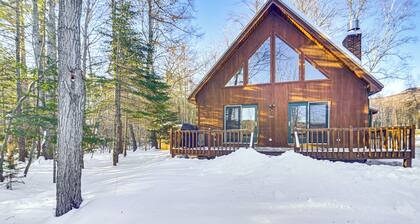 5 Mi to Skiing! Lakeside Family Getaway in Maine