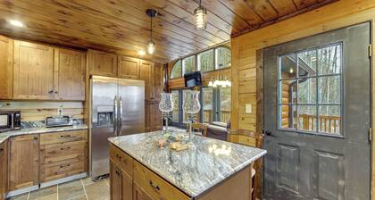 11 Mi to Great Smoky Mountains NP: Modern Cabin