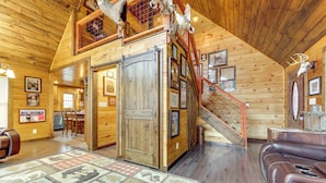 Unclassified image, 3 of 30, button - 11 Mi to Great Smoky Mountains NP: Modern Cabin (Whittier)