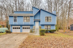 House (4 Bedrooms) | Interior - Group-friendly Home w/ Yard in Charlotte Suburbs! (Charlotte)