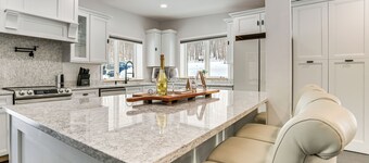 6 Mi to Boyne Mtn: Cozy & Private Couple's Cottage