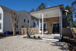 Exterior - NEW LISTING!  RENOVATED, DOG FRIENDLY 3 BEDROOM COTTAGE IN REHOBOTH BEACH (Rehoboth Beach)