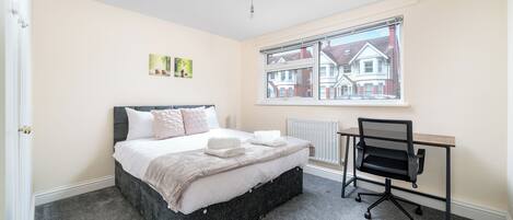 2 bedrooms, iron/ironing board, WiFi (free), bed sheets