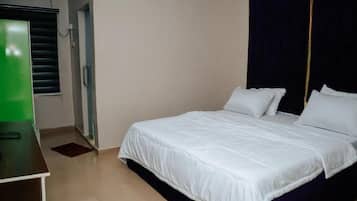 Deluxe Room, Balcony, City View