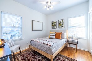 3 bedrooms, desk, iron/ironing board, travel cot - Walk to BeltLine | 3 Miles to World Cup Stadium (Atlanta)