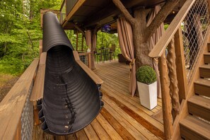 Terrace/patio - 66-THE FOUR TREE-SONS (Sevierville)