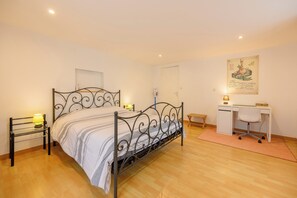 2 chambres, fer et planche à repasser, Wi-Fi, literie fournie