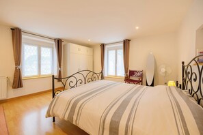 2 chambres, fer et planche à repasser, Wi-Fi, literie fournie