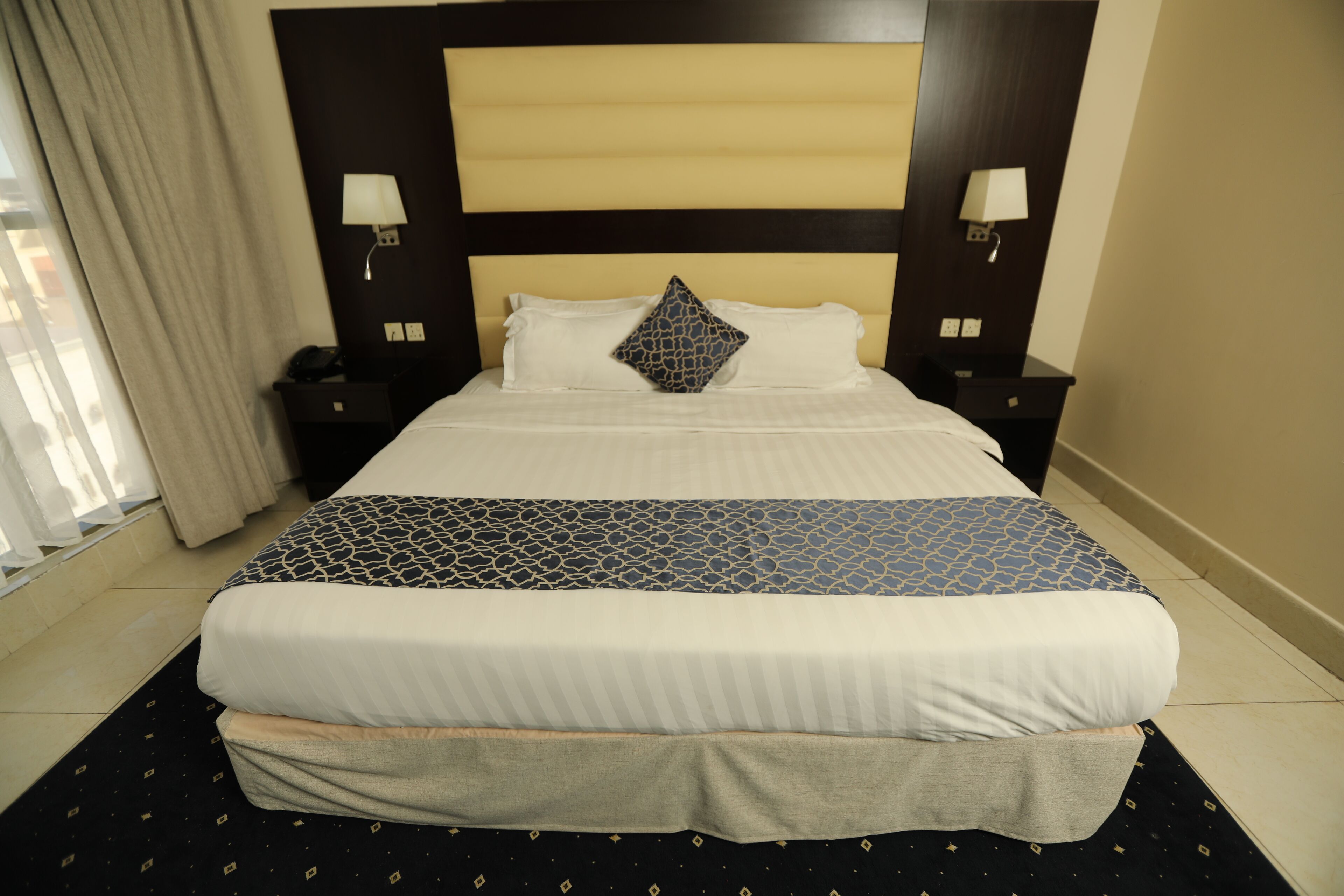 베이직 스위트 | 객실 내 금고, 암막 커튼, 방음 설비, 다리미/다리미판