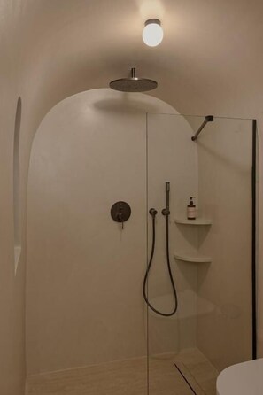 Akri 3 | Bathroom - Akri Santorini with heated Jacuzzi (Santorini)