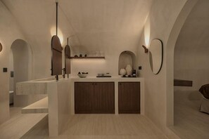 Junior House, Patio | Spa - Akri Santorini with heated Jacuzzi (Santorini)