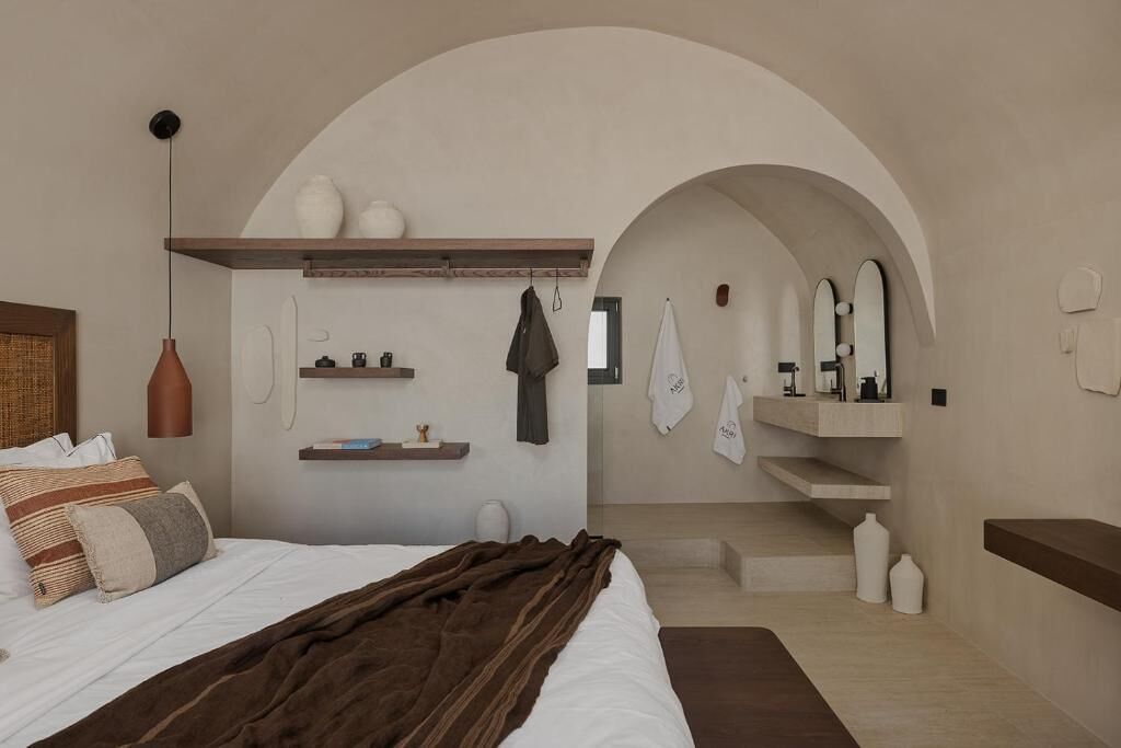 Standard House, Patio | In-room safe, blackout curtains, soundproofing, iron/ironing board