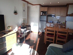 Interior - Apartment for 6 in Super Besse with Balcony and Pool (Besse-et-Saint-Anastaise-Super Besse)
