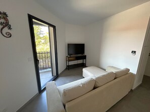 TV - Air-conditioned apartment near beach with parking (Argelès-sur-Mer)