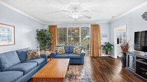 Living area - 1822 Ironwood - Barefoot Resort Rentals (North Myrtle Beach)