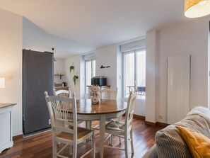 Dining - Quiet duplex near beach, secure parking, small pet allowed (Les Moutiers-en-Retz)