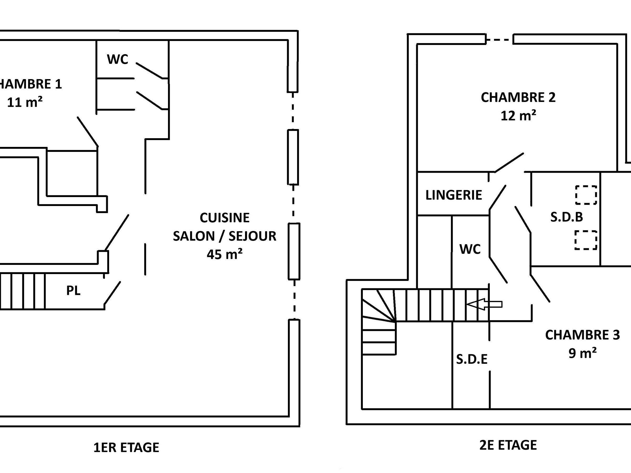 Planta baixa de um hotel com dois andares, incluindo cozinha, dois quartos, banheiro e sala de estar.