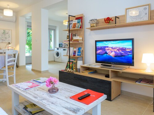 Quiet cottage with garden and wifi in Saint-Doulchard