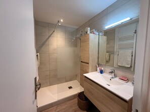 Bathroom - 2-room apartment with balcony, sleeps 4 in Villard-de-Lans (Villard-de-Lans)