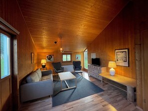 Smart TV - Vacation home, 200 m from the lake, own fenced garden, vacation with dog (Postmünster)