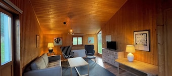 Vacation home, 200 m from the lake, own fenced garden, vacation with dog