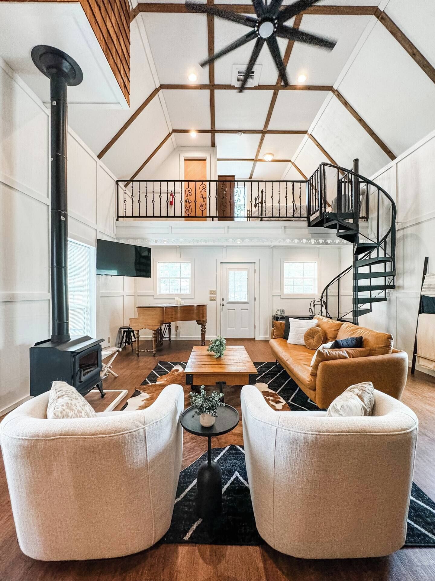 Smart TV, fireplace, DVD player, offices