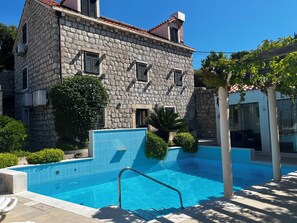 Pool - Villa Sarah - Beautifully restored 6-bedroom stone villa on lovely Lopud island (Lopud)