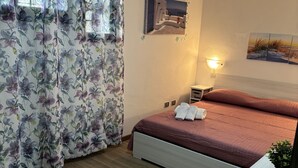 1 chambre, fer et planche à repasser, Wi-Fi, draps fournis