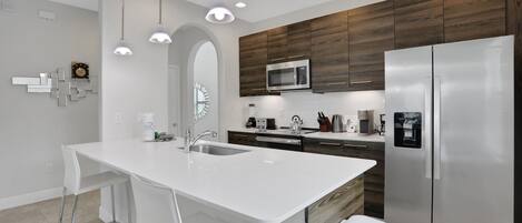 House, 3 Bedrooms | Private kitchen