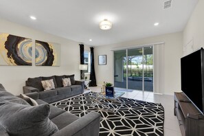 House, 6 Bedrooms | Living area - 3931la-windsor Island Resort 6 Bedroom Home (Davenport)
